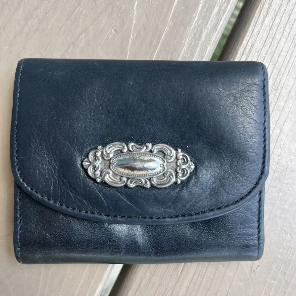 FOSSIL Vintage Women's Wallet Small Black Leather Medallion Card Slots Billfold